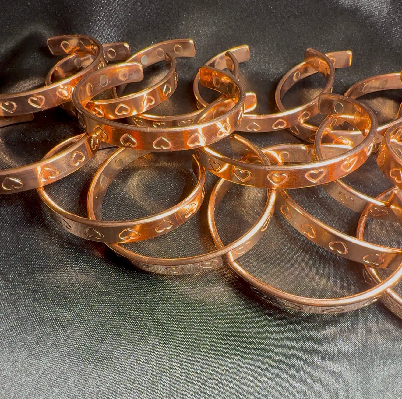 Women Astonishing Copper Heart Bracelet