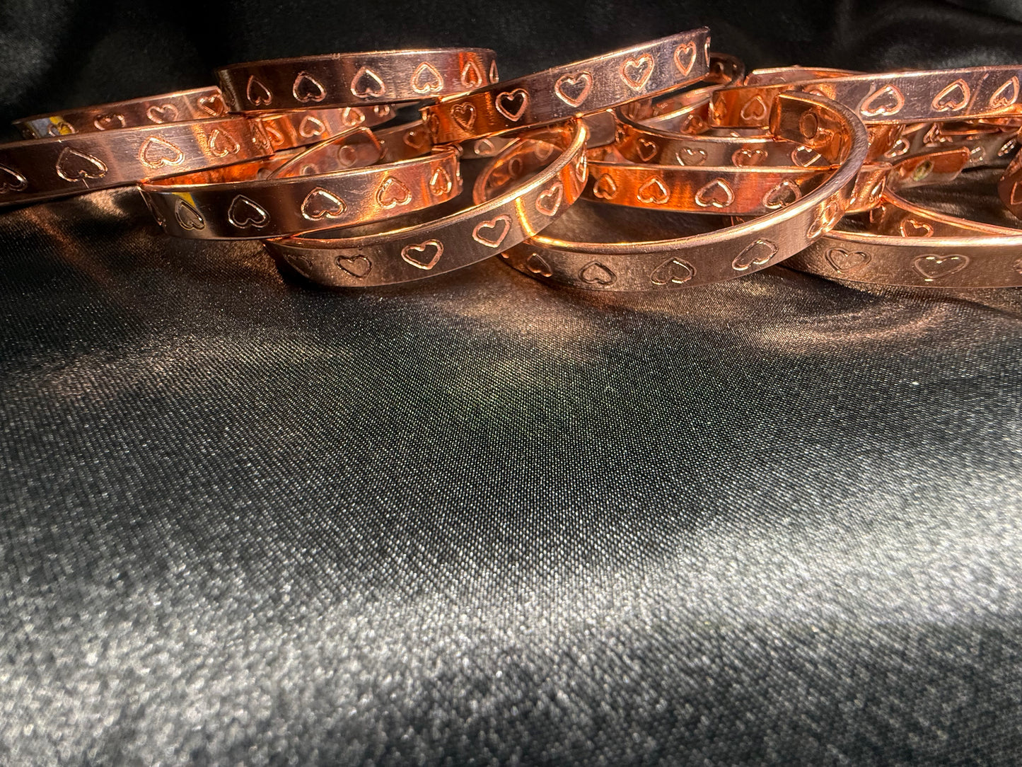 Women Astonishing Copper Heart Bracelet
