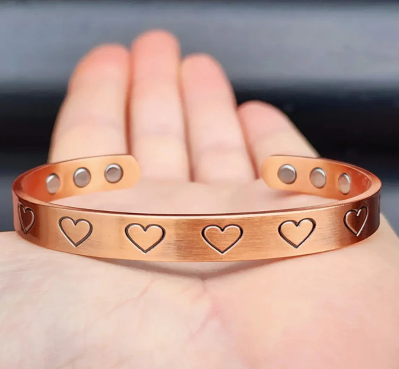 Women Astonishing Copper Heart Bracelet