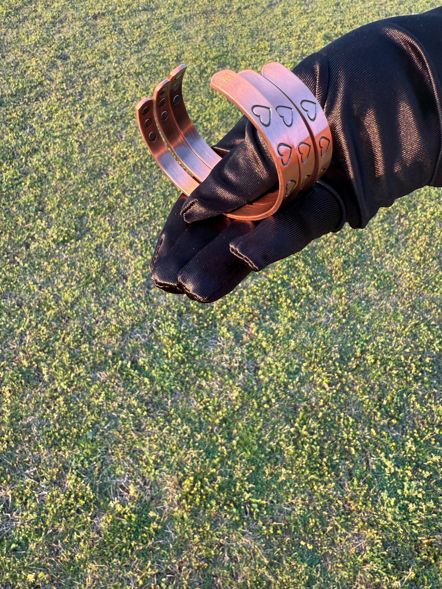 Women Astonishing Copper Heart Bracelet