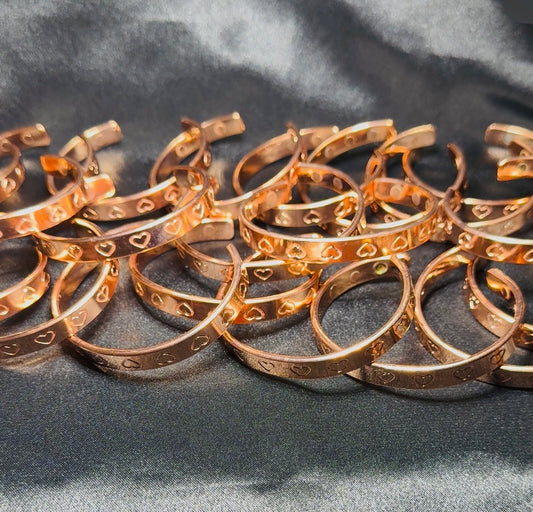Women Astonishing Copper Heart Bracelet