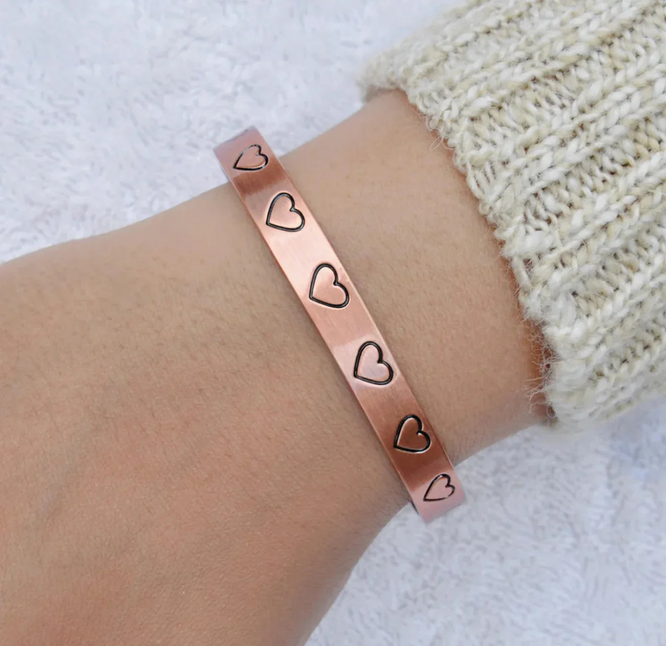 Women Astonishing Copper Heart Bracelet
