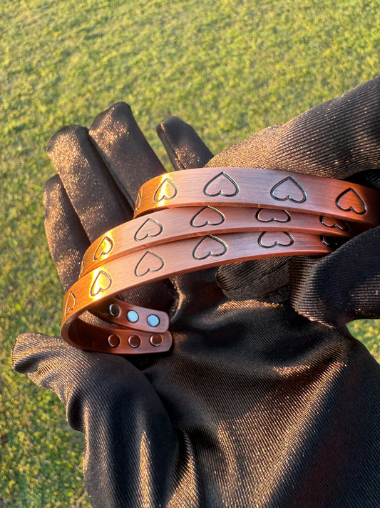 Women Astonishing Copper Heart Bracelet